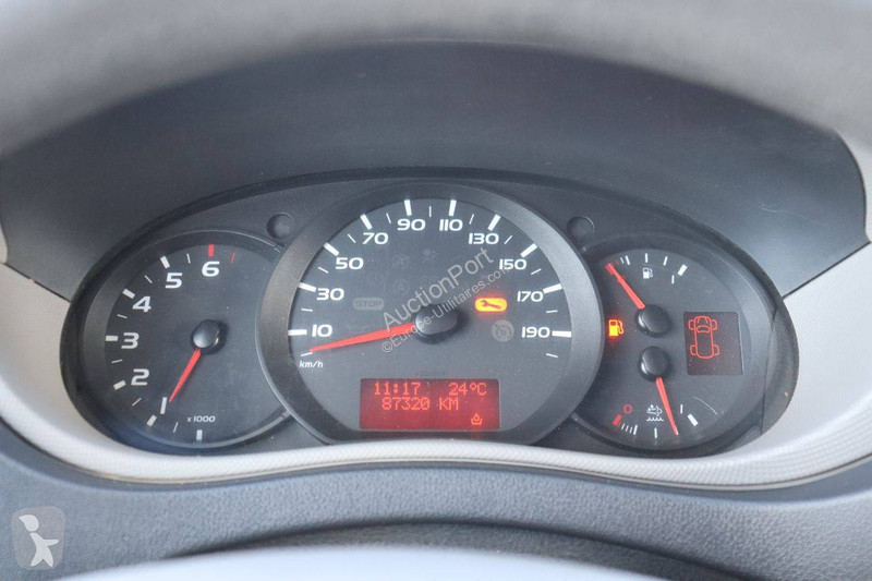 Furgoneta Nissan