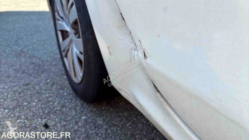 Véhicule utilitaire Peugeot 208