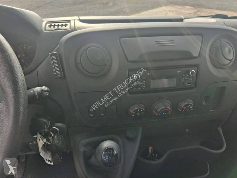 Véhicule utilitaire Renault 2.3 DCI 130