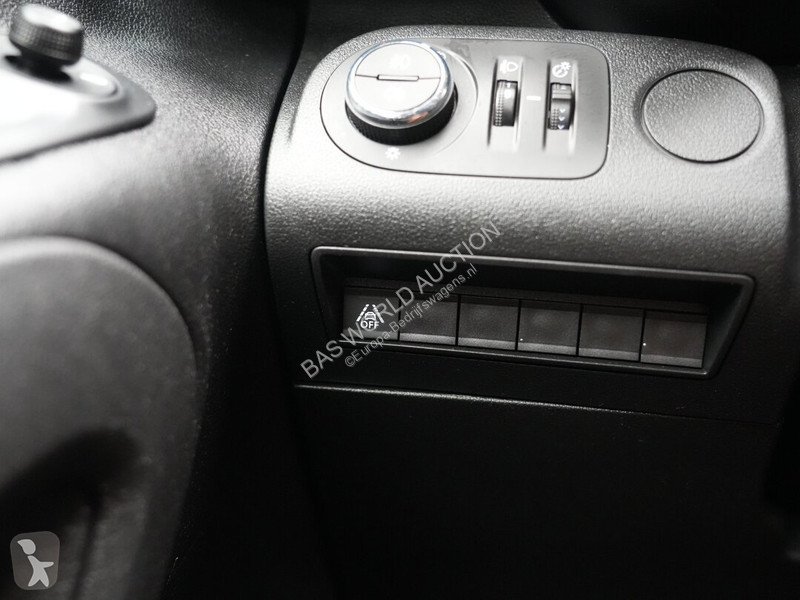 Véhicule utilitaire Opel 131PK