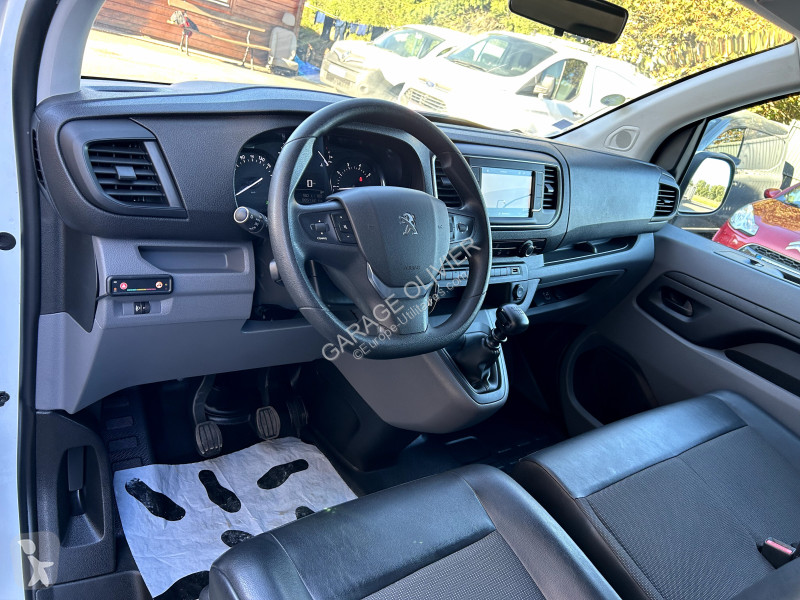 Коммерческий автомобиль Peugeot Standard...