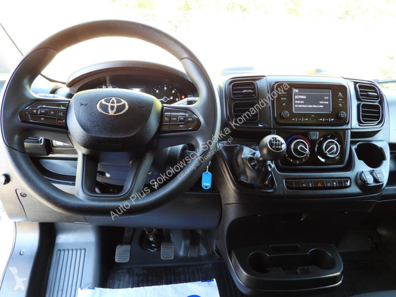 Samochód dostawczy Toyota MAX