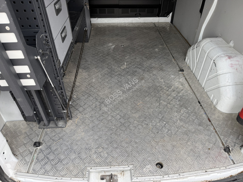 عربة نفعية Ford 340 1.0 PHEV 120PK L1 *ELEKTRO...