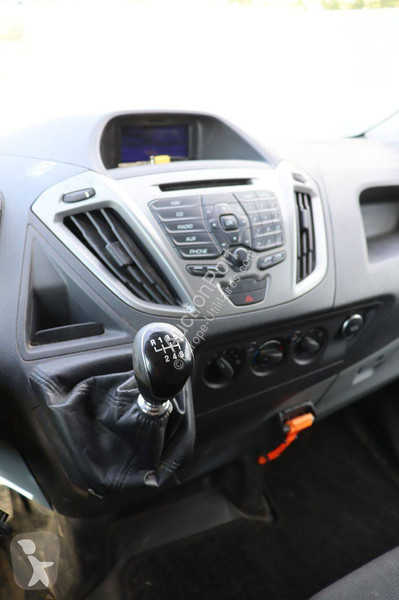 Véhicule utilitaire Ford