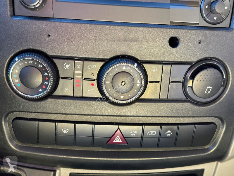 Véhicule utilitaire Mercedes 519 Cdi Hospi...
