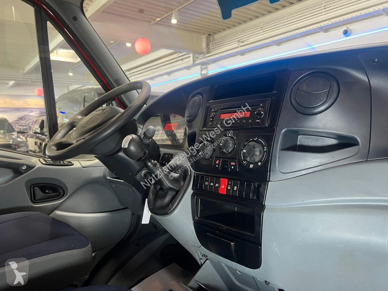 Véhicule utilitaire Iveco...