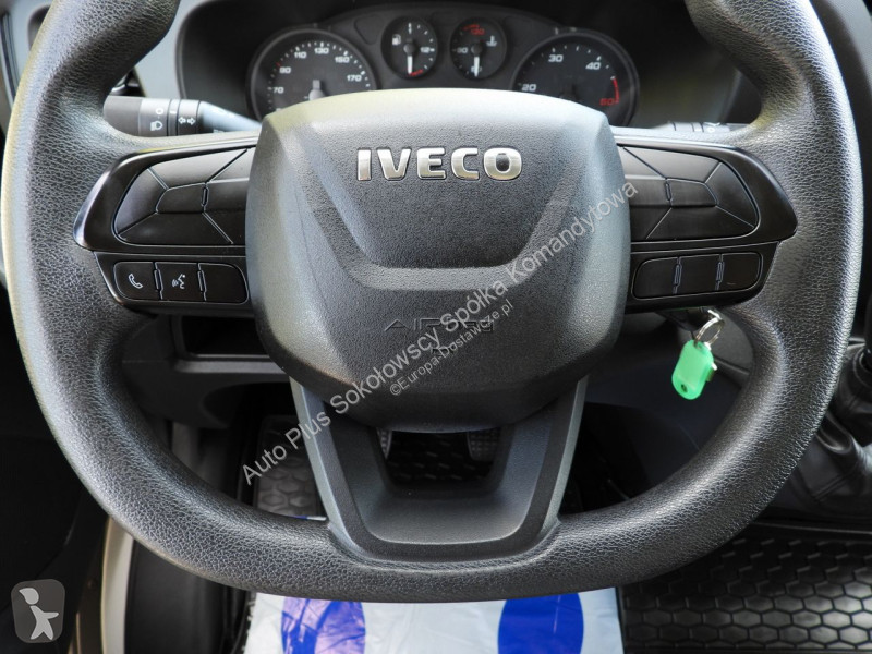 Véhicule utilitaire Iveco 35S16 DAILY