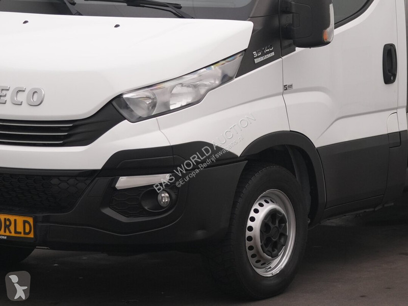 Véhicule utilitaire Iveco 35S14