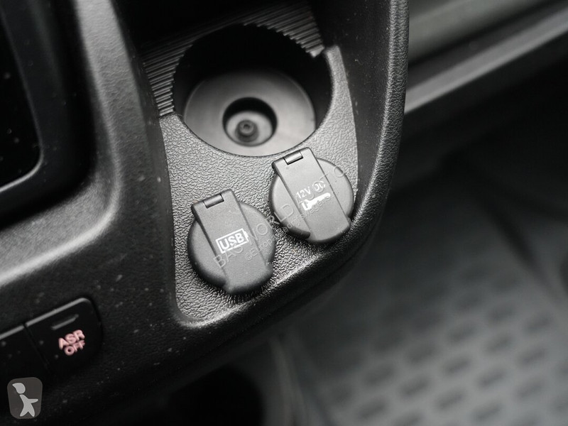 Véhicule utilitaire Opel 140PK
