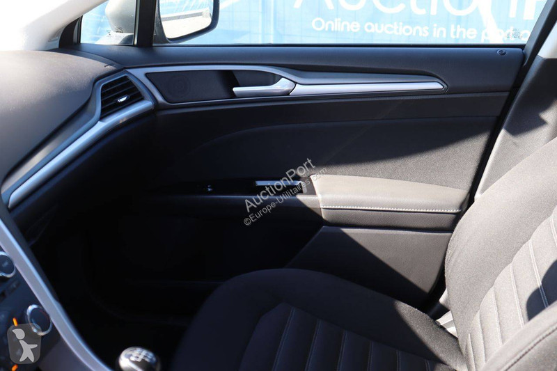 Véhicule utilitaire Ford