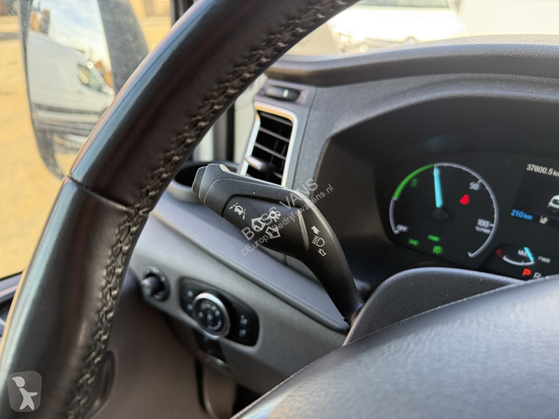 Véhicule utilitaire Ford e 68kWh 184PK E-