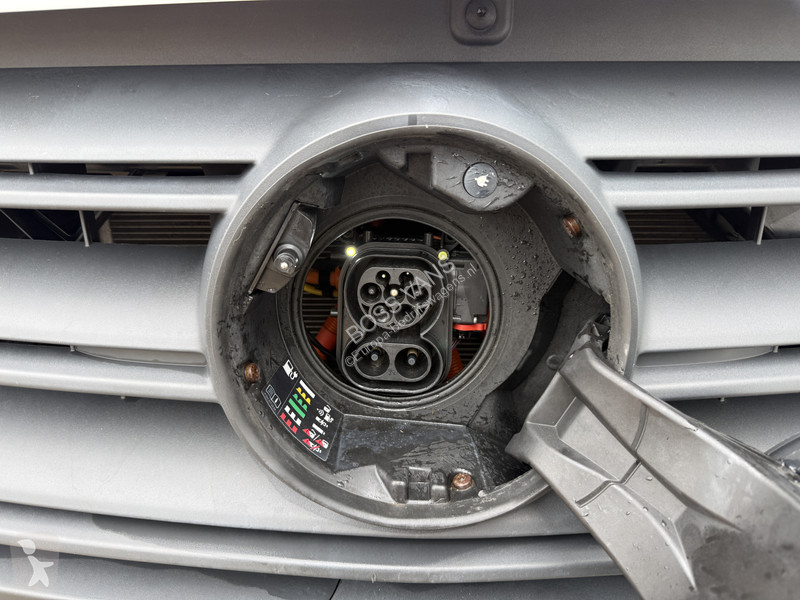 Furgoneta Mercedes 312 55kWh Pakketbus L2H2...