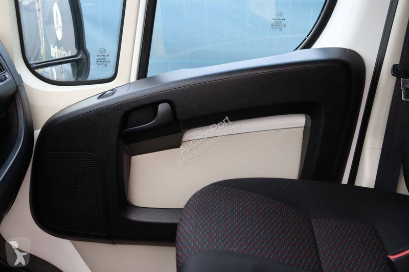 Véhicule utilitaire Peugeot