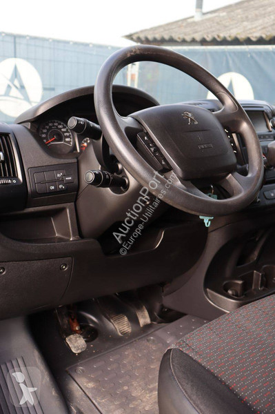 Véhicule utilitaire Peugeot