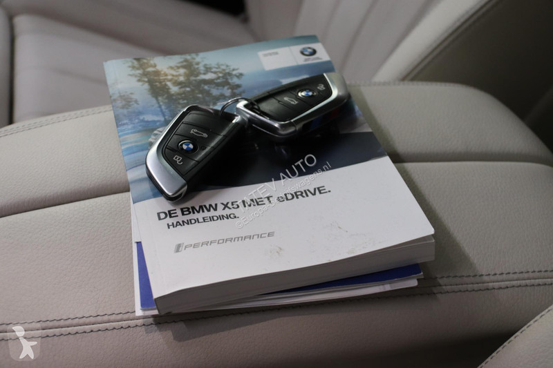 Autoutilitară BMW xDrive40e High Executive M...