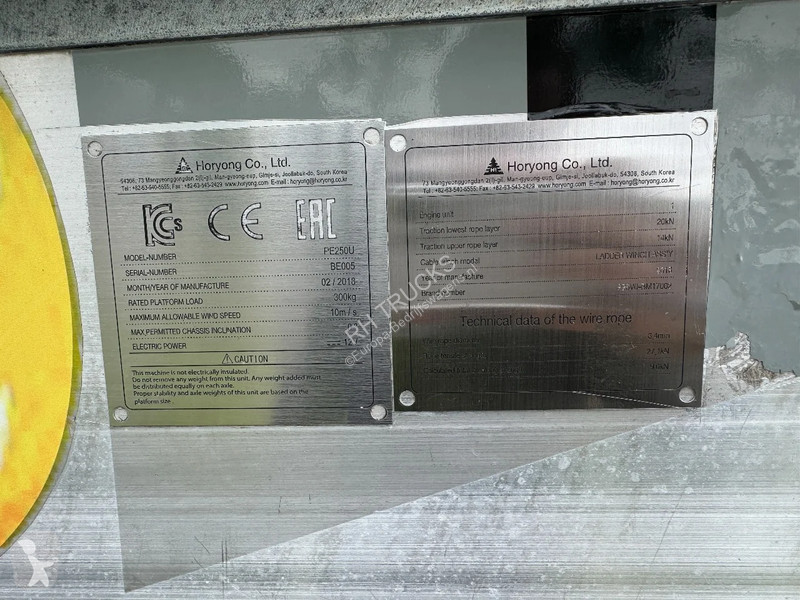 Véhicule utilitaire Nissan UNIT CABSTAR 35.13 +...