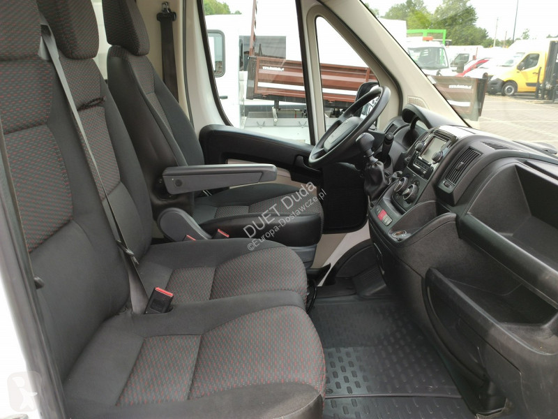 Véhicule utilitaire Peugeot