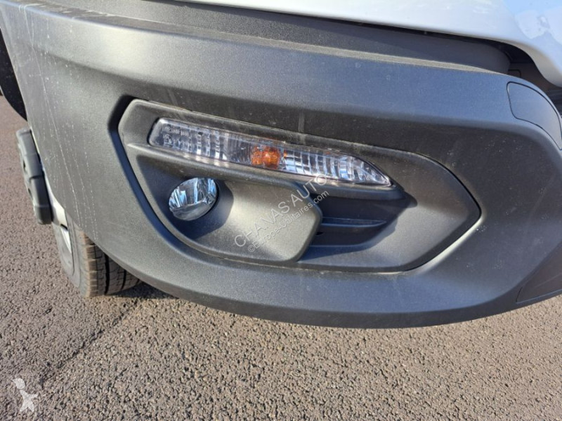 Autoutilitară Iveco 35C18 180CV 3L PLATEAU...