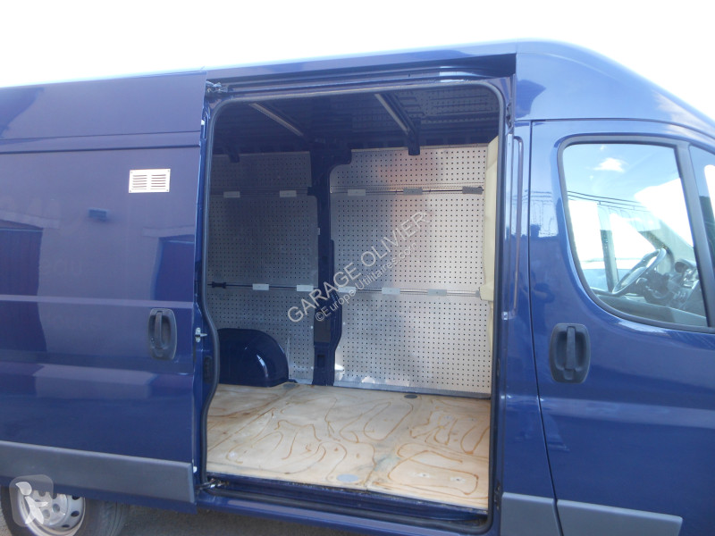 Véhicule utilitaire Citroën 35 L2H2 2.0 Bluehdi...