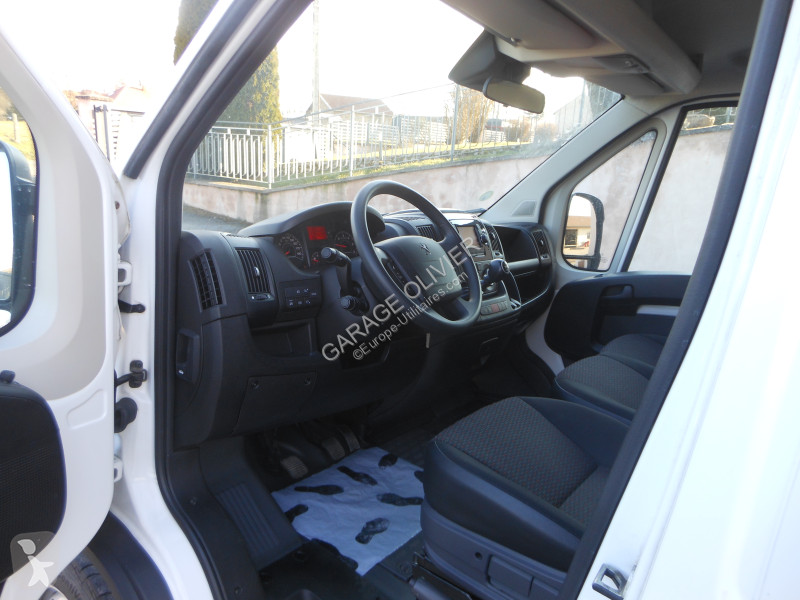 Véhicule utilitaire Peugeot 435 L4H2 2.2...