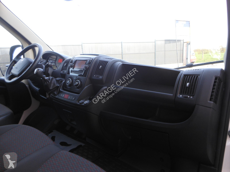 Autoutilitară Peugeot 435 L4H2 2.2 Bluehdi 140...