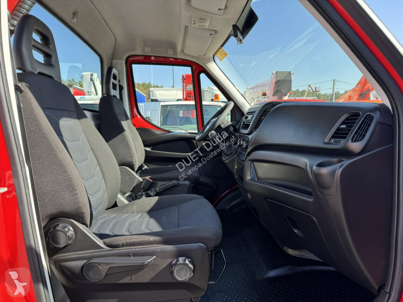 Véhicule utilitaire Iveco 35S12