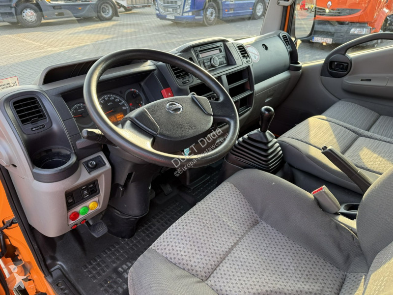 Furgoneta Nissan
