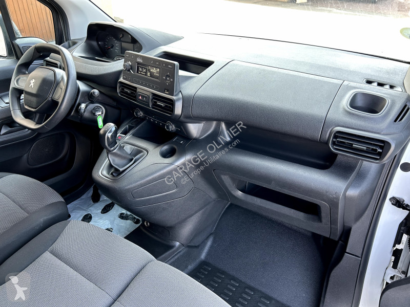 Peugeot Standard 650KG 1.5 Bluehdi 100 Premium van