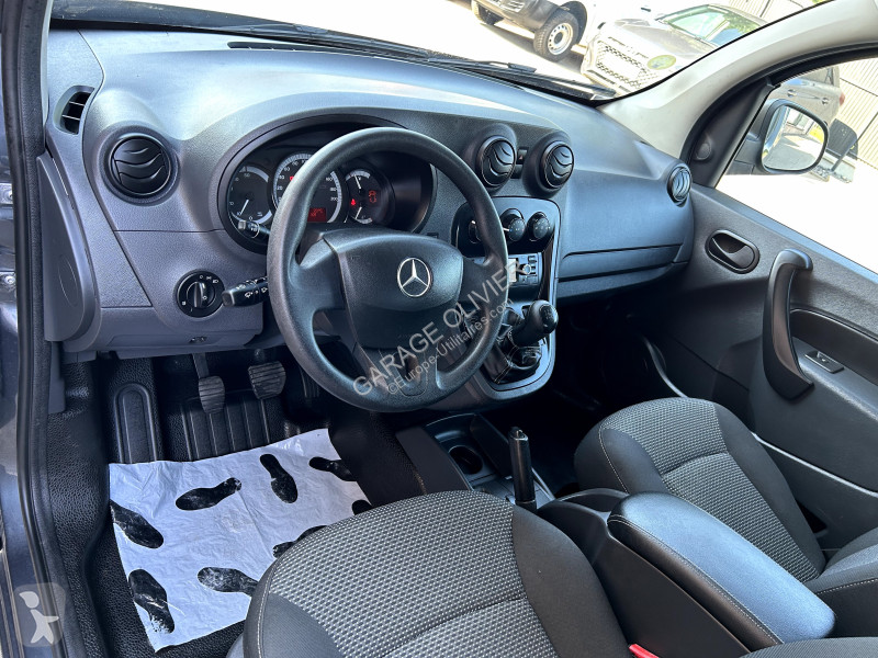 Véhicule utilitaire Mercedes Compact 109 1.5...