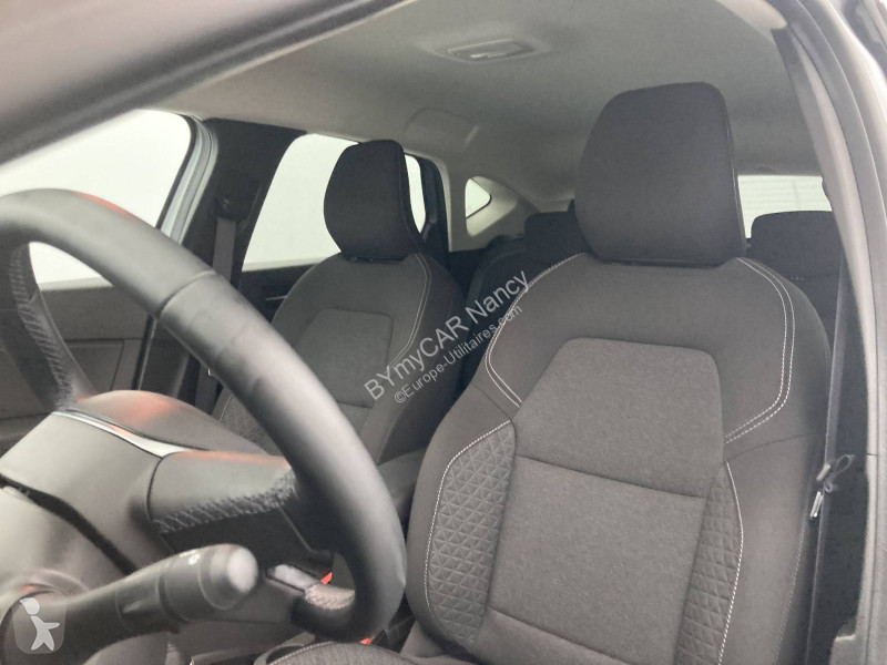 عربة نفعية Renault Captur TCe 90