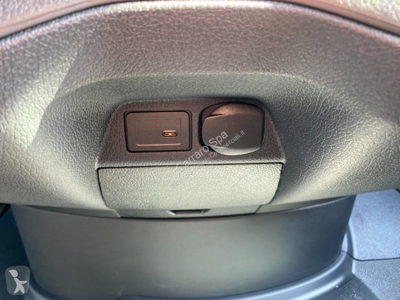 Autoutilitară Mercedes Furgone Traz. Post