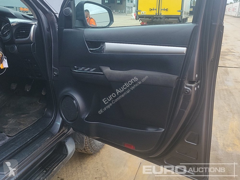 Furgoneta Toyota Hilux