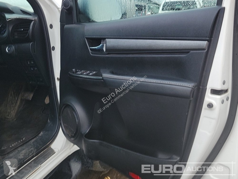 Furgoneta Toyota Hilux