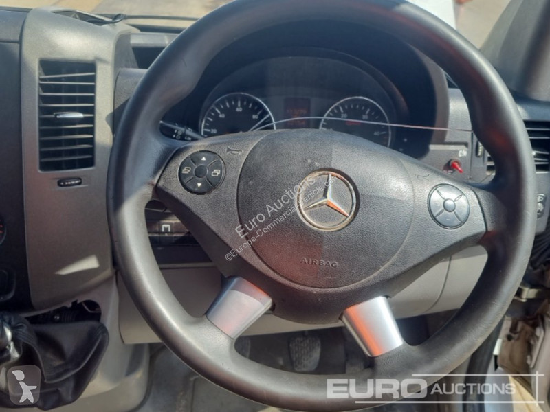Véhicule utilitaire Mercedes 316