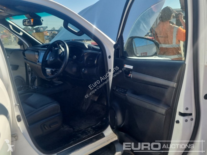 Furgoneta Toyota Hilux