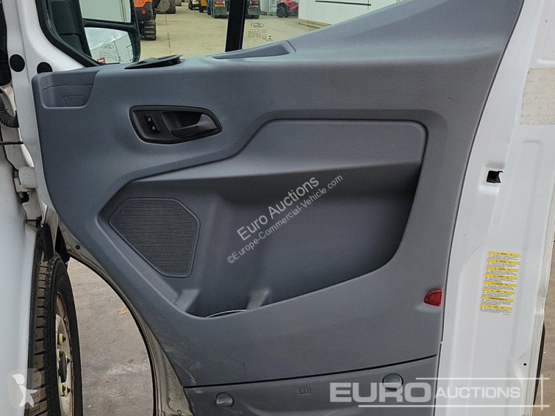 Véhicule utilitaire Ford 350