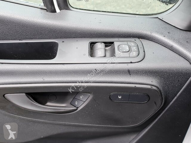 Véhicule utilitaire Mercedes 317 CDI...