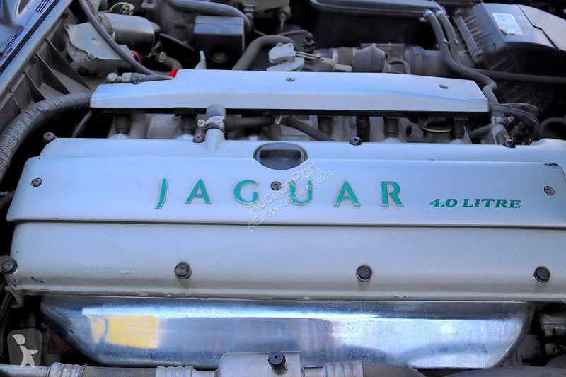Véhicule utilitaire Jaguar Sovereign 4.0