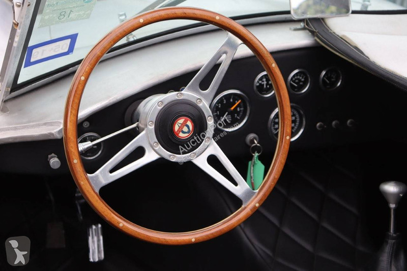 Furgoneta   Cobra replica