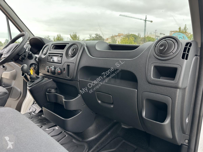 عربة نفعية Renault 2.3 DCI 150