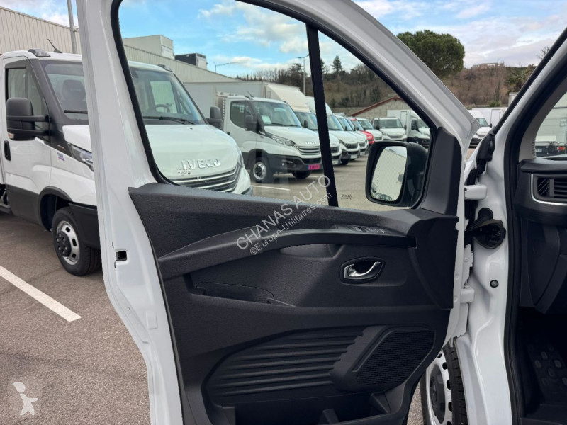عربة نفعية Renault 2.0 BLUE DCI 150 EDC