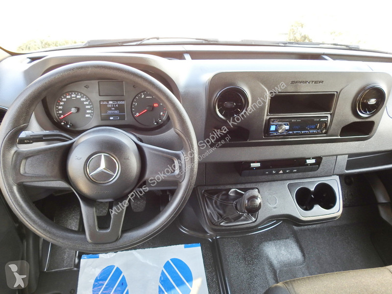 عربة نفعية Mercedes 23S18 DAILY