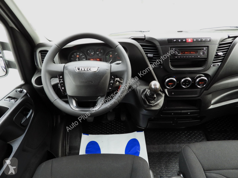 Véhicule utilitaire Iveco 35C17 DAILY