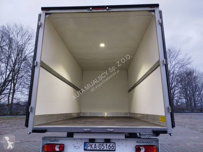 Samochód dostawczy Renault