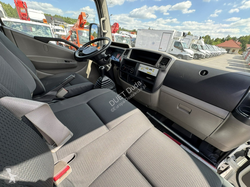 Лекотоварен автомобил Nissan