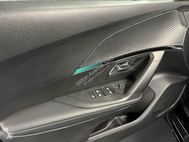 عربة نفعية Peugeot 2008 1.5 BlueHDi - 130 - BV...