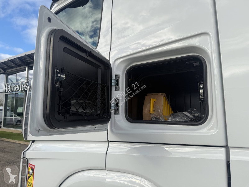Nyergesvontató Mercedes ACTROS L 1845