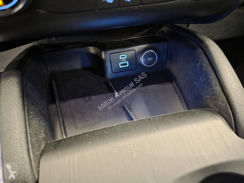 Samochód dostawczy Ford KUGA 1.5 EcoBlue - 120...