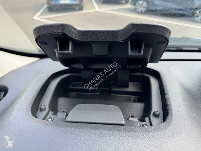Véhicule utilitaire Renault L2H1 3T BLUE DCI...
