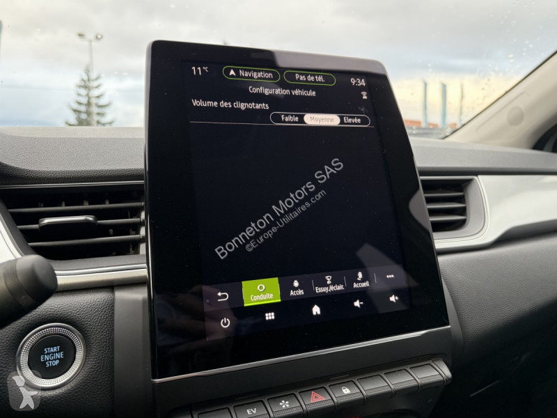 Samochód dostawczy Renault (2) techno E-Tech...